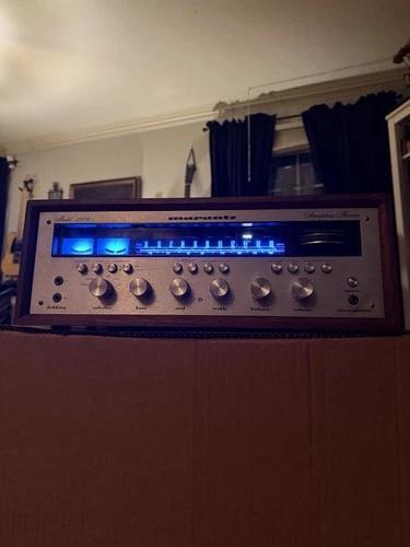 Marantz 2270 Vintage AM/FM Receiver  2 Channel w Wood case Pre Owned Working