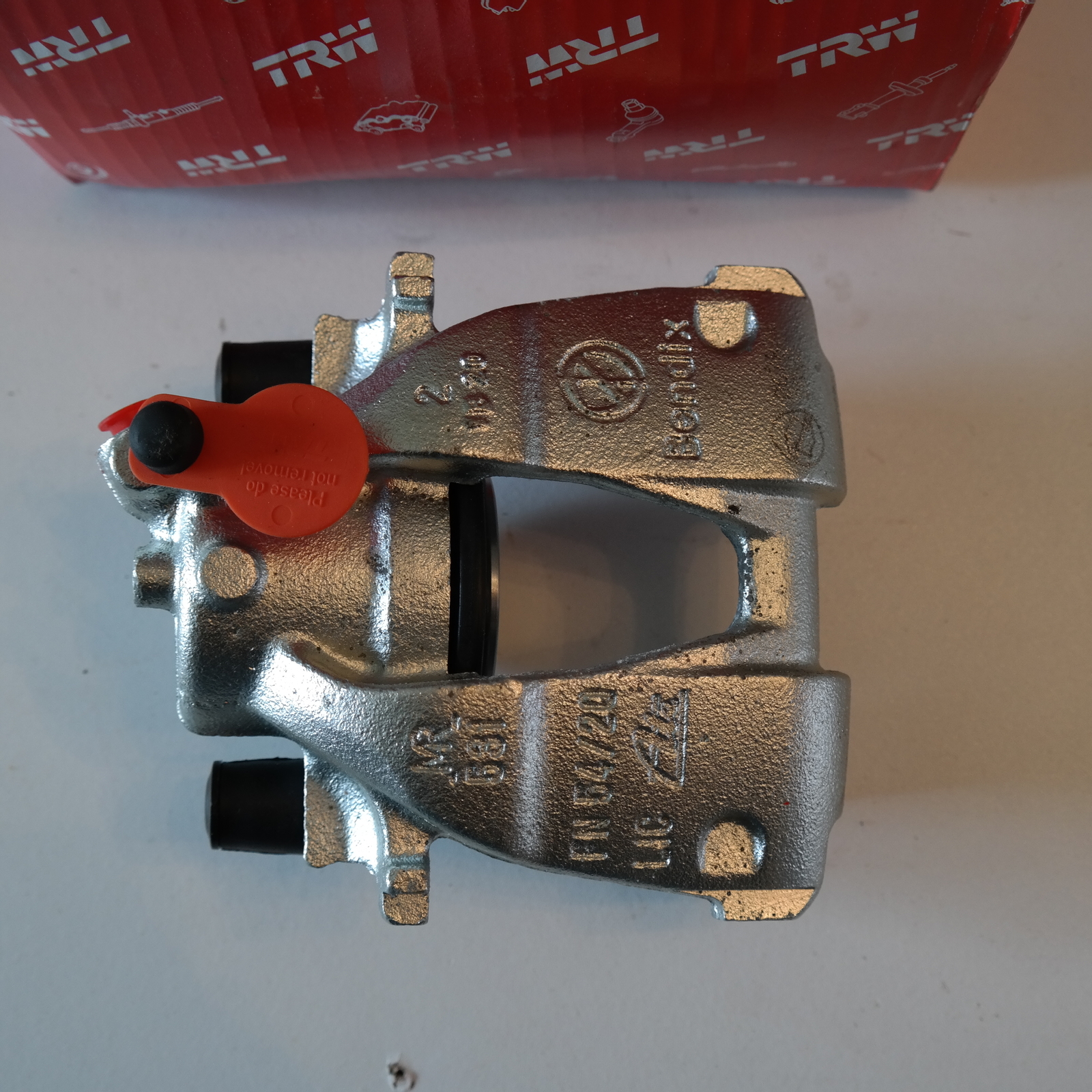 Résoudre le blocage de roue arrière avec l'étrier TRW BHW253E Alfa Romeo 145
