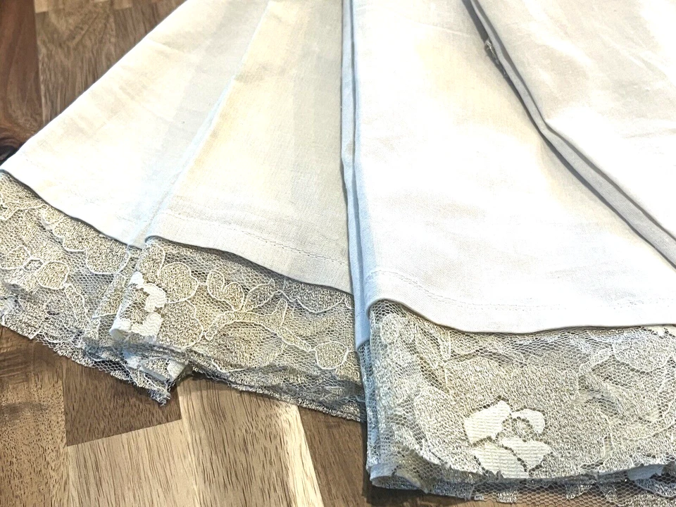 Pier 1 Fabric Napkins Cream Gold Metallic Shabby Chic Lace 20"x20" NWT Set of 4 - Image 3 of 4