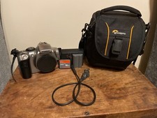 Canon EOS Digital Rebel / EOS 300D 6.3MP Digital SLR Camera - Silver Body Only 