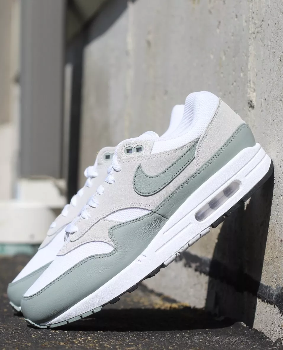 Wedstrijd huisvrouw Intuïtie Nike Air Max 1 White Mica Green DZ4549-100 Mens New | eBay