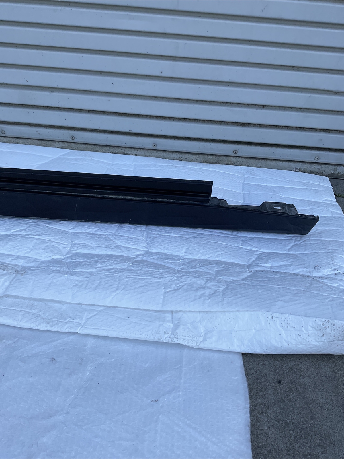 06-10 Bentley Flying Spur  Right Side Skirt Roker Molding OEM