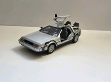 Welly 1:24 Scale Back to The Future II Delorean Time Machine 22443