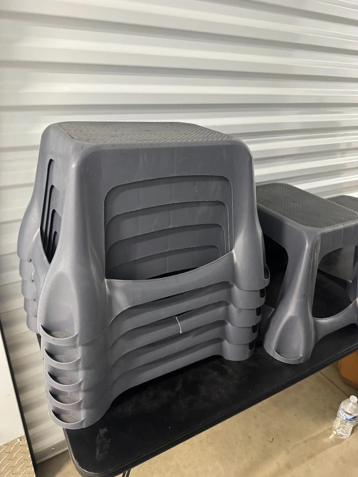 Lote de taburetes vintage Rubbermaid cuello áspero bisque de almendra Foto 2 de 4