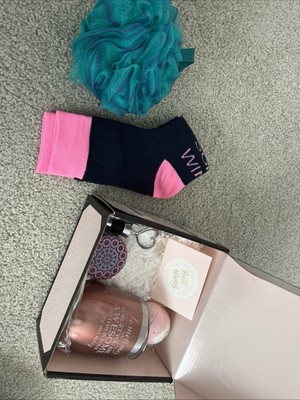 Women's Spa Gift Box Cup, Socks, Bath Bomb, Loofah & Accessories Best Wishes Set