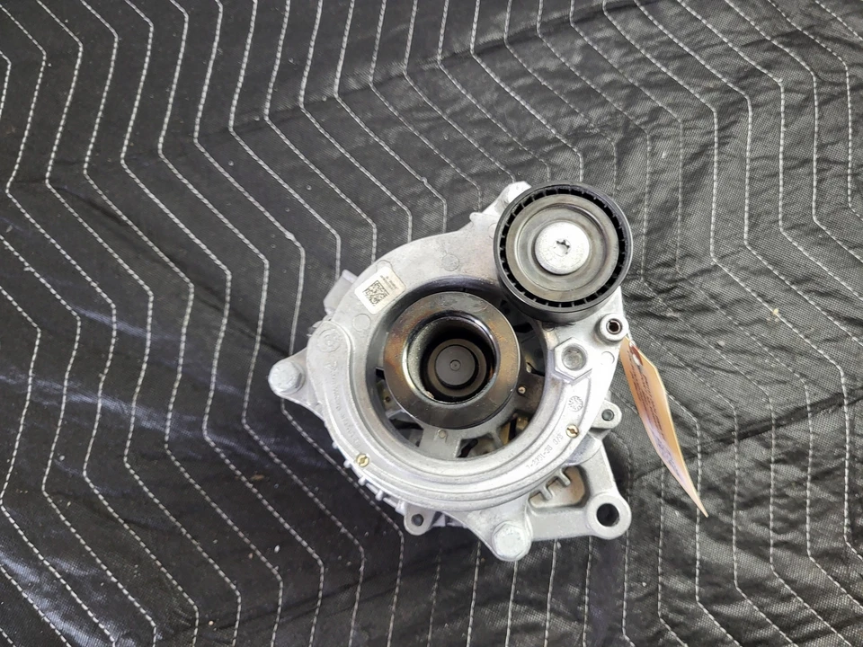 Generador alternador BMW X4 2024 2020-2024 usado OEM Foto 4 de 4