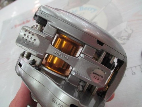Shimano 07 Metanium Mg LH Left Handle Baitcasting Fishing Reel from Japan - Picture 7 of 7