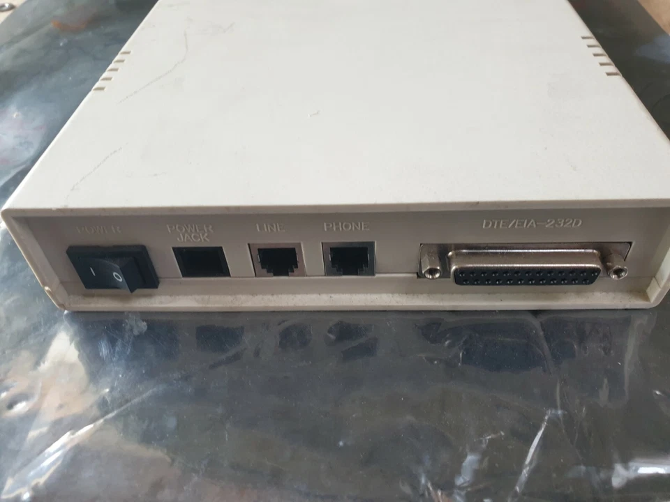 ZYXEL U-90E Serial External Fax Modem U-90E (R6S11.5) - Image 3 of 4