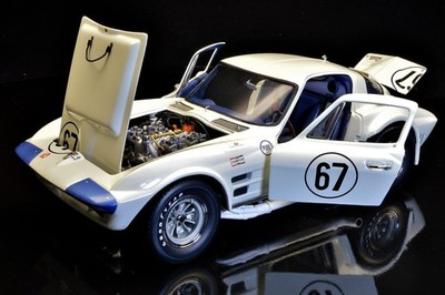 EXOTO RACING LEGENDS 1964 CORVETTE GRAND SPORT COUPE #67 SCALE 1