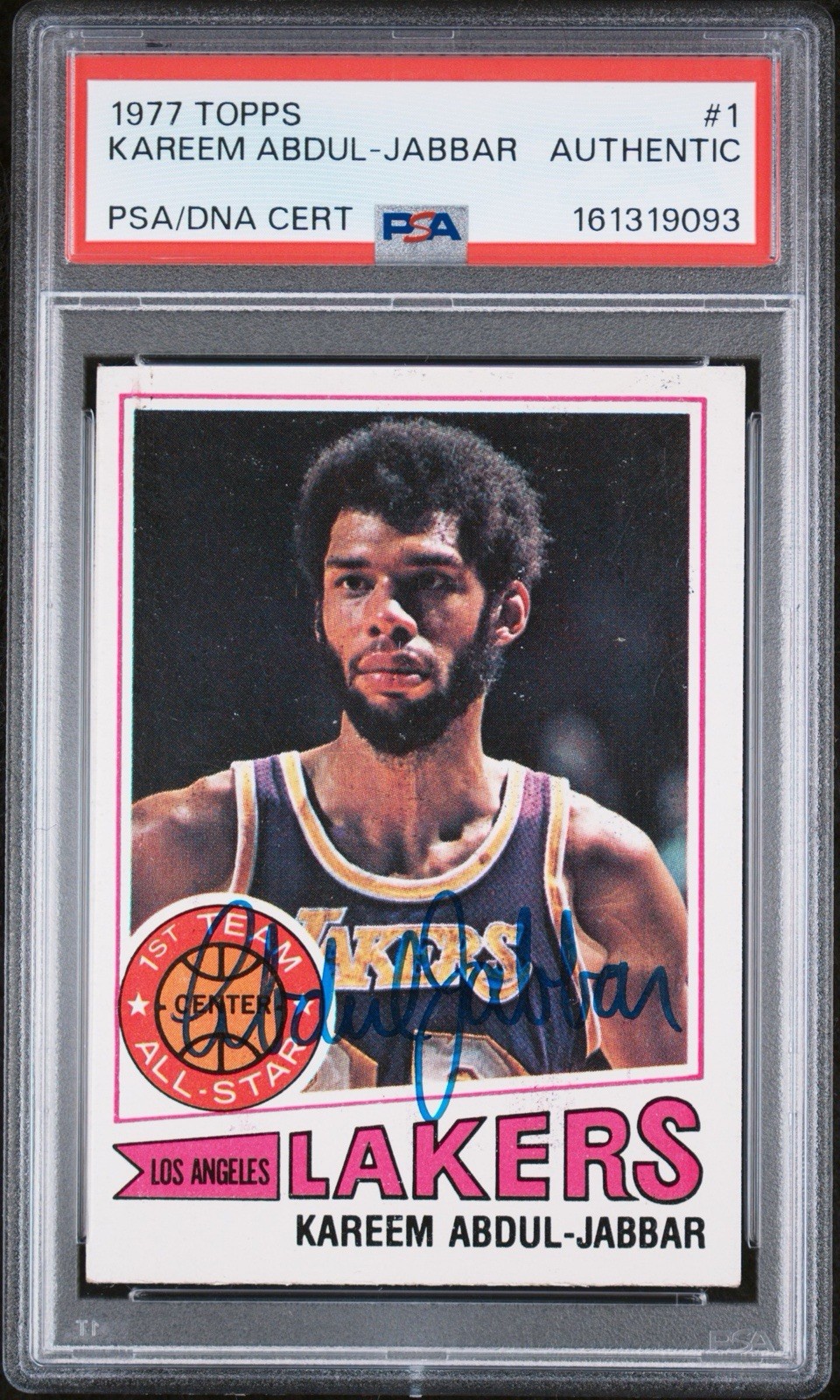 Kareem Abdul-Jabbar Signed 1977-78 Topps Lakers Basketball Card (PSA & PSA/DNA)