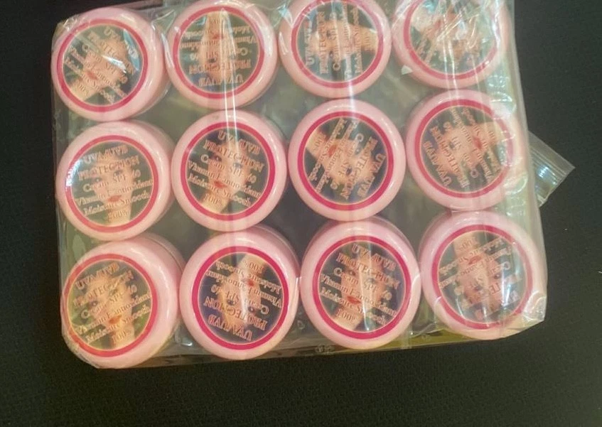 UVA/UVB Protection Day Cream with SPF40 (12Unit)
Opens in a new window or tab