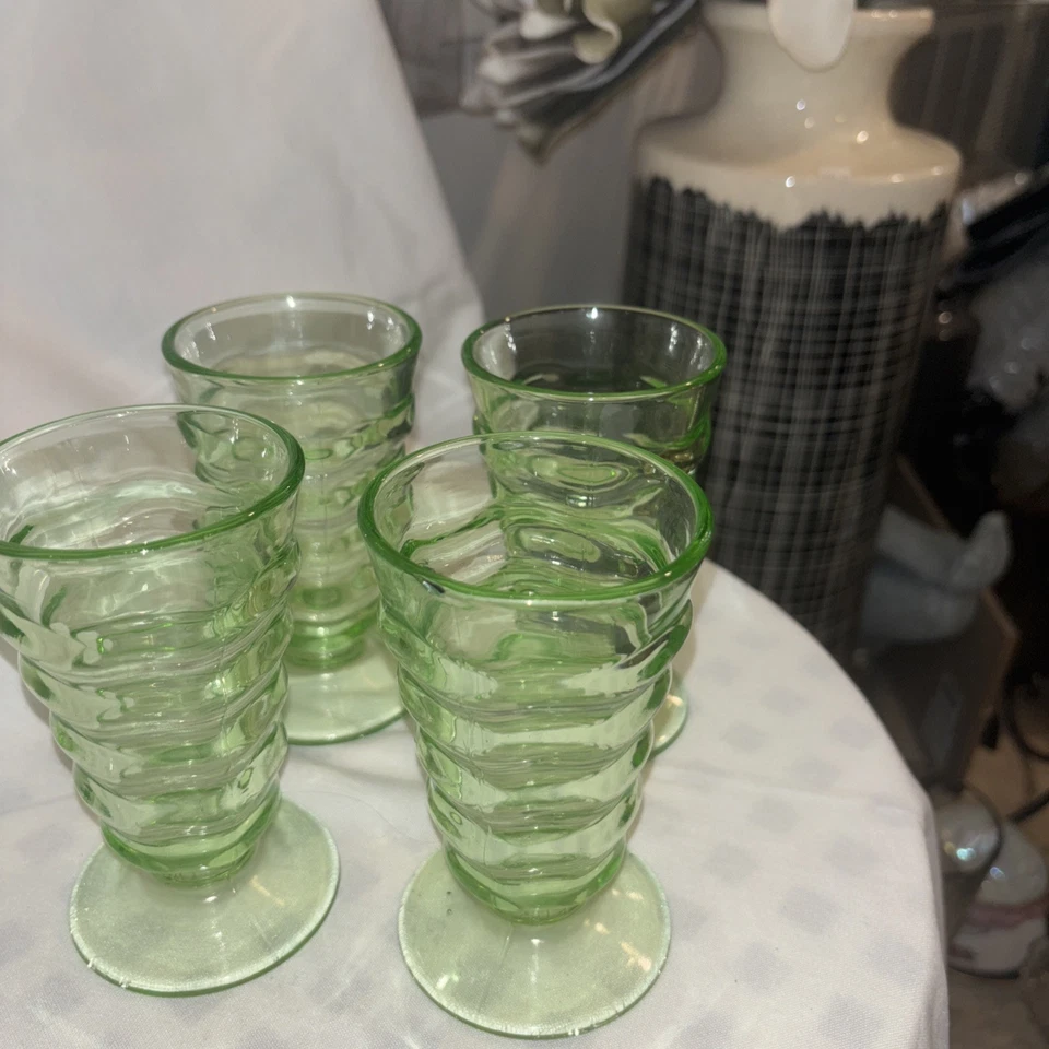 Vintage ocean wave green uranium soda fountain glass by Jenkins Set Of 4 - Image 2 of 4