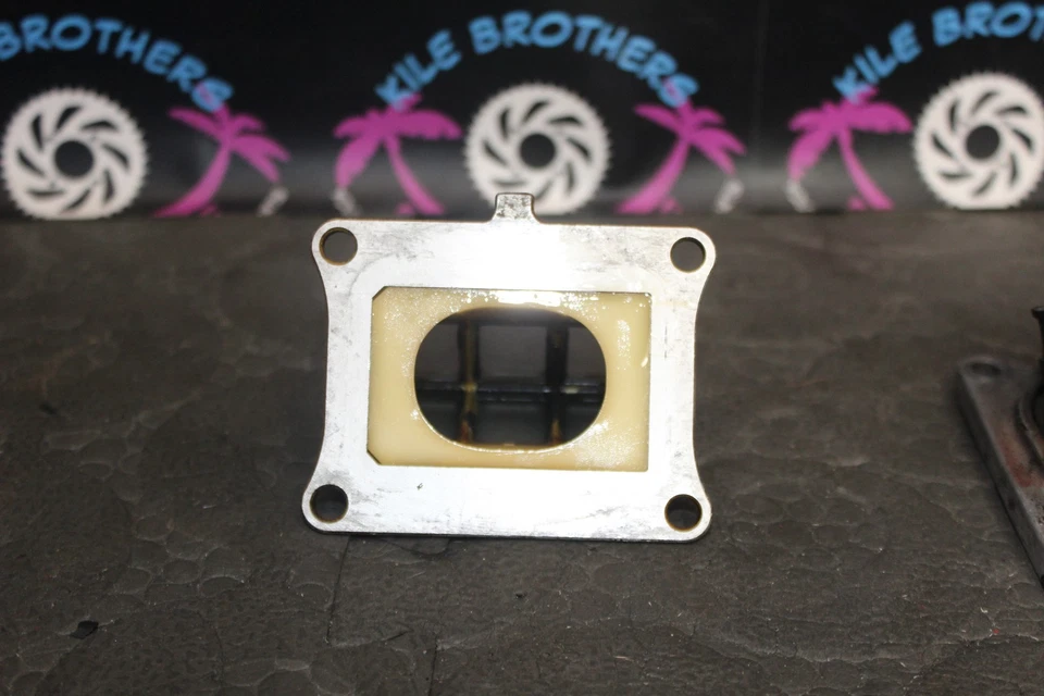 Honda CR125R 1988 OEM colector de admisión conjunto de bloque de lengüetas 14100-KS6-831 Foto 3 de 4