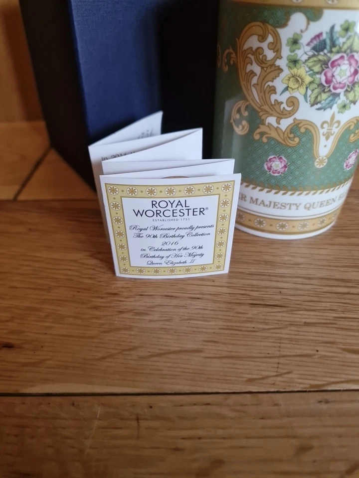 Royal Worcester Vintage Floral Queen Elizabeth II 90th Birthday Mug with Box  - Image 2 of 4