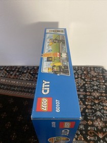 LEGO City Fire Ladder Truck (60107) - NEW