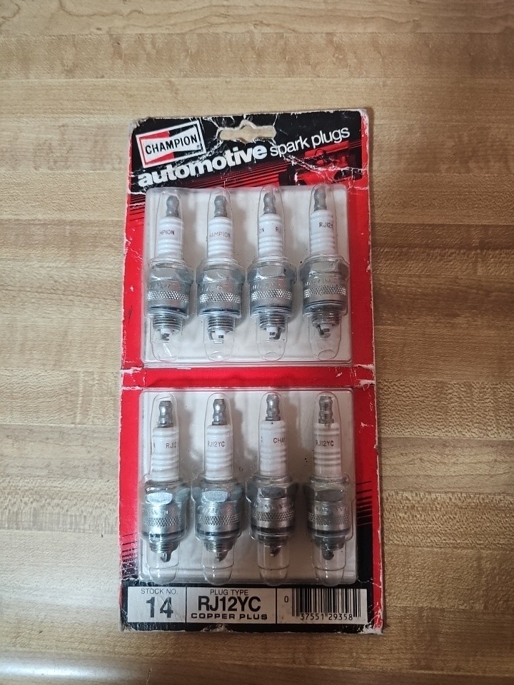 Champion #14 Copper Plus Spark Plugs RJ12YC - 8 Spark Plugs - NOS