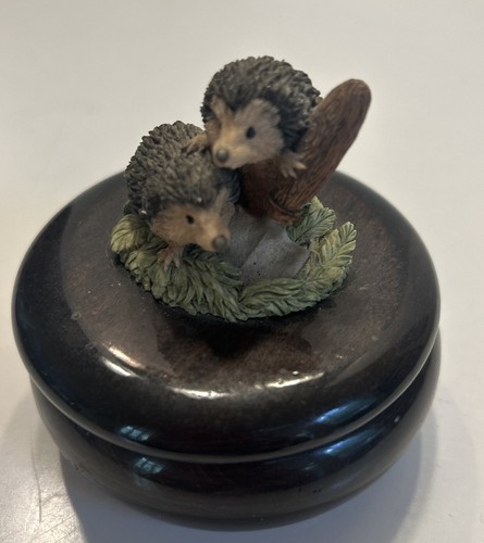 Hedgehog Country Artist Handcrafted England Trinket Box - Picture 6 of 8