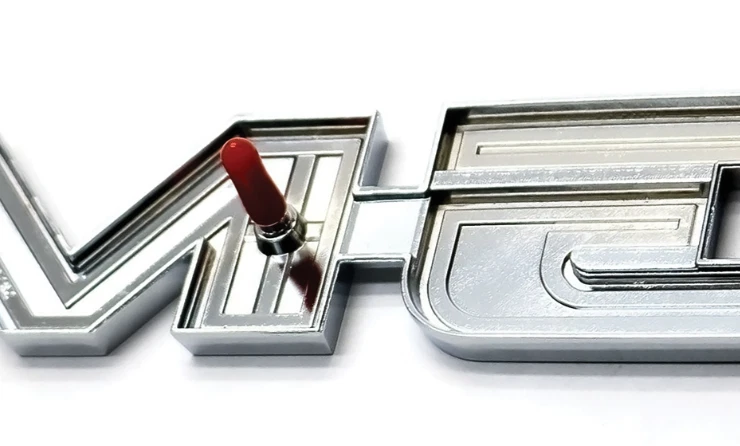 Trim Parts Tailgate Emblem 1975-1980 GMC Trucks With Brushed Aluminum Tailgate Foto 3 de 4