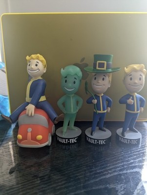 Four Fallout 4 Bobbleheads, Vault 111, Cable Guys - Very Hard To Find - See Pics