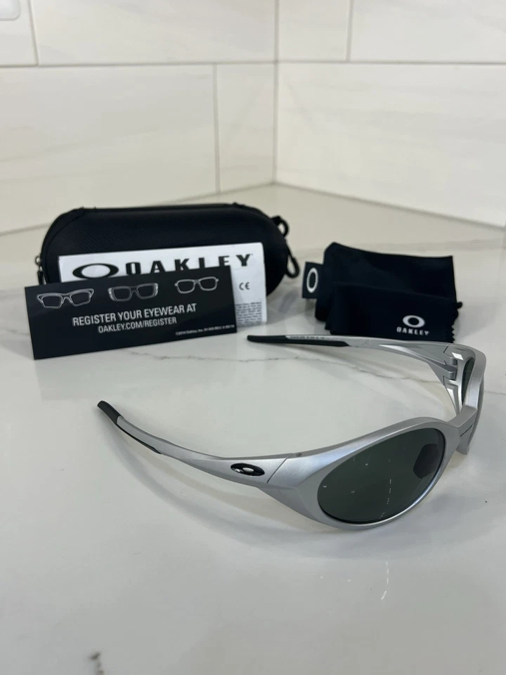 Chaqueta Oakley Eye Redux marco plateado con lentes negras Prizm OO9438 Foto 3 de 4