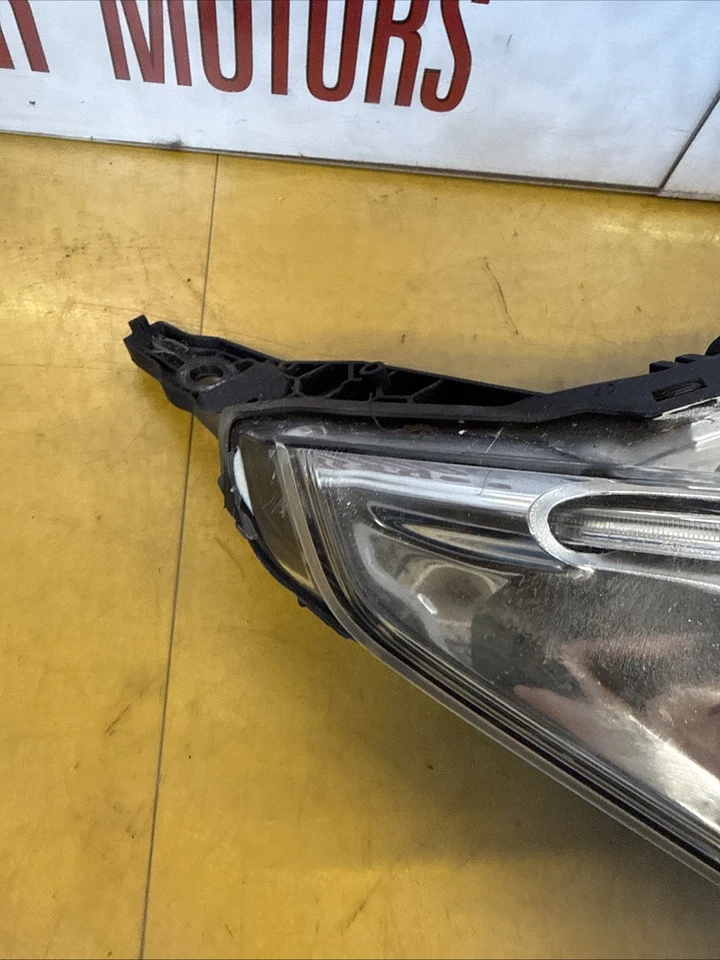 Peugeot 208 MK1 Headlight Drivers Offside Front LED Chrome 2012-2019 FY62 A - Image 2 of 4