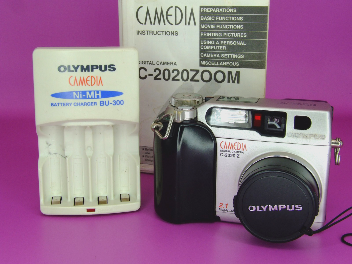 Olympus Camedia C-2020 Z Digital Camera 3X Optical Zoom 2.1 MP