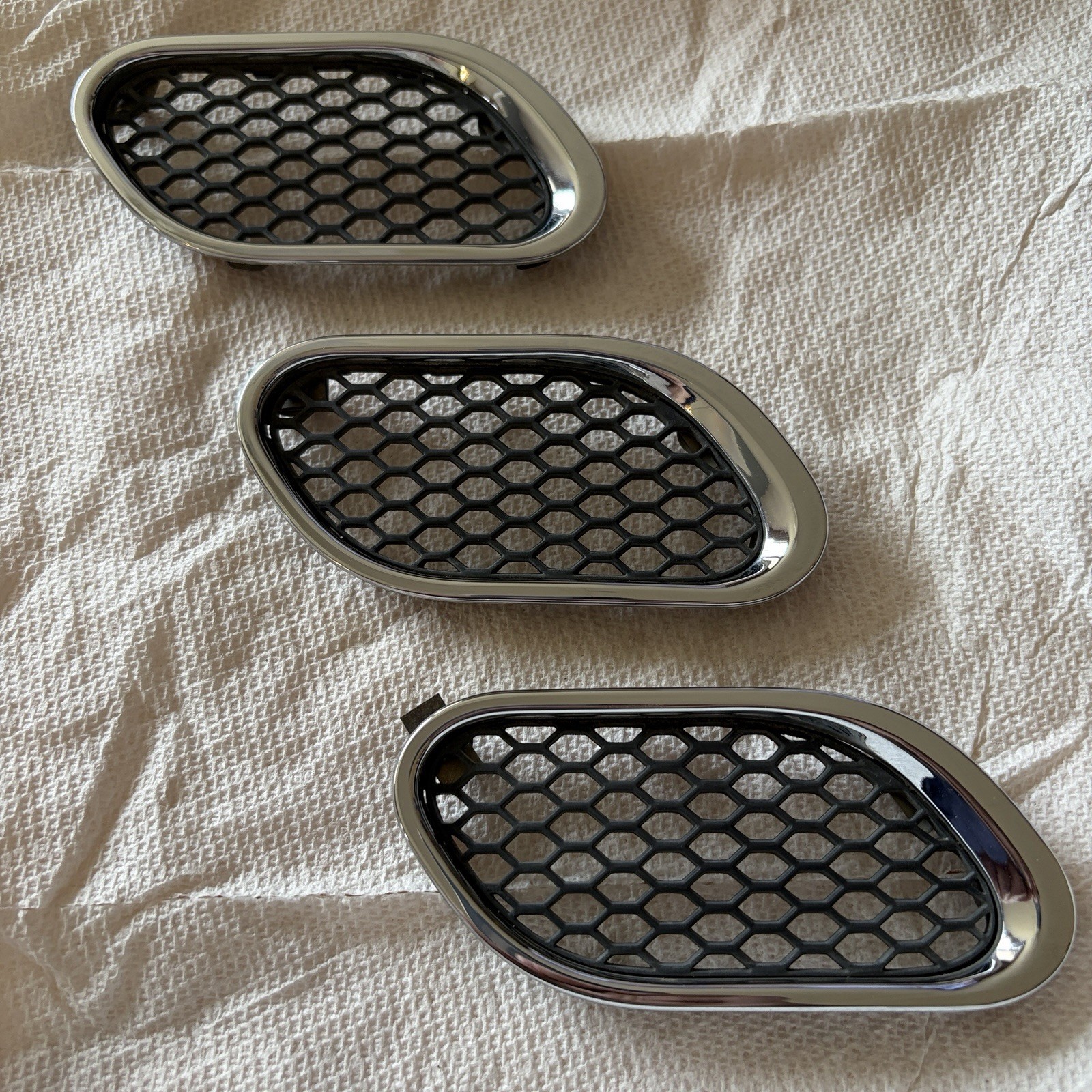 03-13 Maserati Quattroporte M139 Left Side Fender Grill Grille Vent Set of 3 OEM