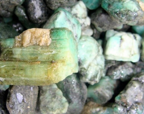 LOTTO GEMME GREZZE SMERALDO 500 CARATI COLOMBIANE ORIGINALE BERILLO NATURALE GREZZO ROCCIA NON TAGLIATA - Foto 7 di 9
