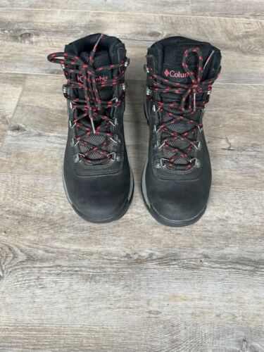 Womens Columbia Hiking Boots size 8 pre owned
