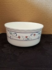 Mikasa Intaglio Annette Large Serving Bowl/ Caserole Dish 8" x 4" 