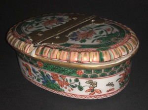 RAREST ANTIQUE CHINESE KANGXI FAMILLE VERTE HAND PAINTED PORCELAIN SPICE BOX