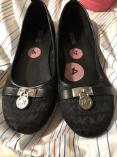 michael kors girls shoes size 4