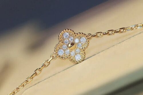 Van Cleef & Arpels Vintage Alhambra Necklace Diamond, Guilloche 20 motifs 18K YG - Picture 3 of 13