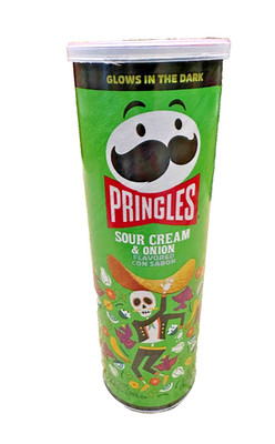 1 Pringles Glow In the Dark Collectible Halloween   Can Limited Ed 2025 Sealed