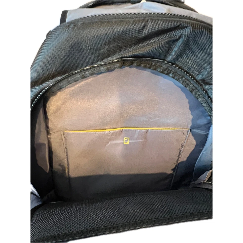 Mochila acolchada para computadora Targus negra Foto 4 de 4