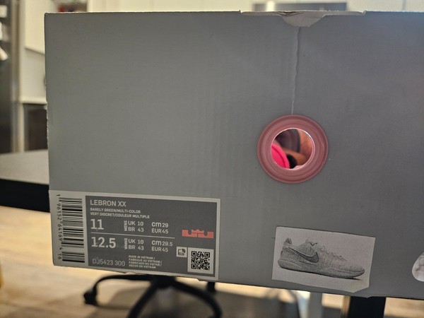Talla 11 - Nike LeBron XX 20 Time Machine 2022 Tenis de Baloncesto EN MANO 3