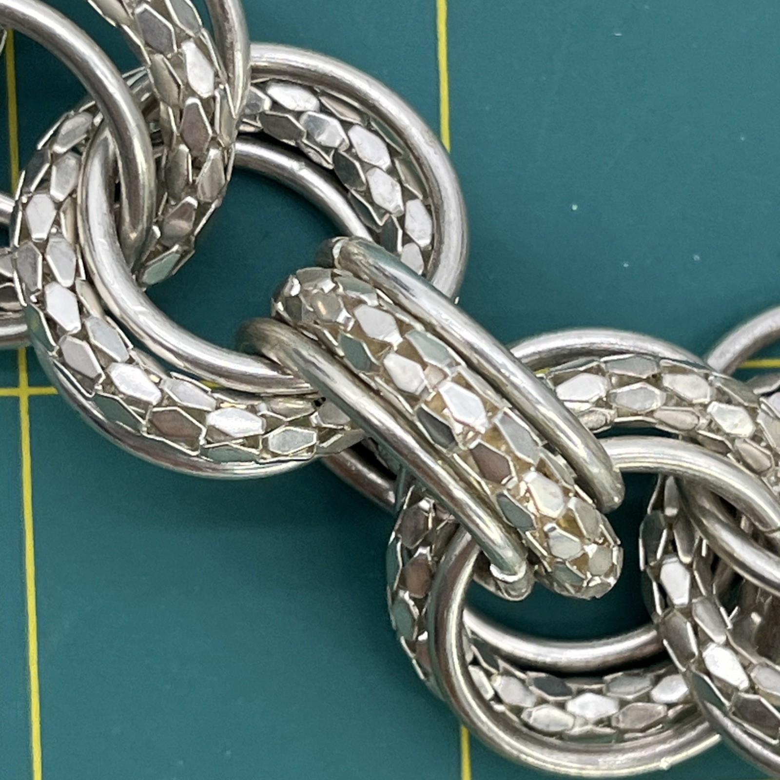 Silver Tone Necklace Interlocking Hoops Adjustabl… - image 3