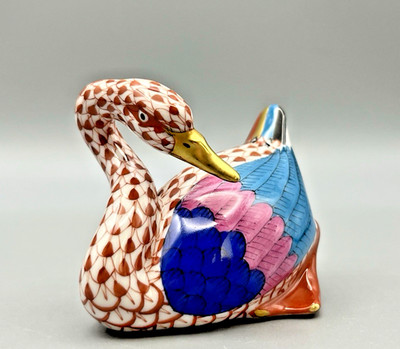 Herend Figurine -  Swan 5028 - Rust Fishnet ($420 Retail)
