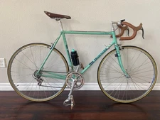 Vintage 1987 Bianchi  Nuovo Alloro Road Bike Size 56cm Campagnolo Victory equip