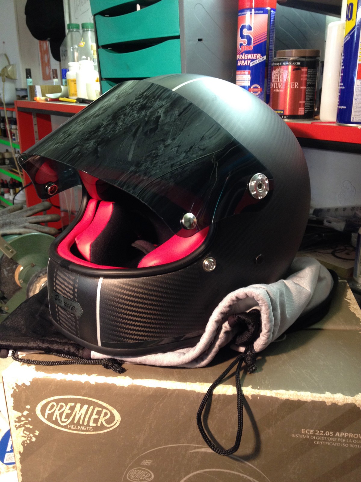 Casque moto carbone Premier Trophy T9 : l'excellence du style rétro et léger