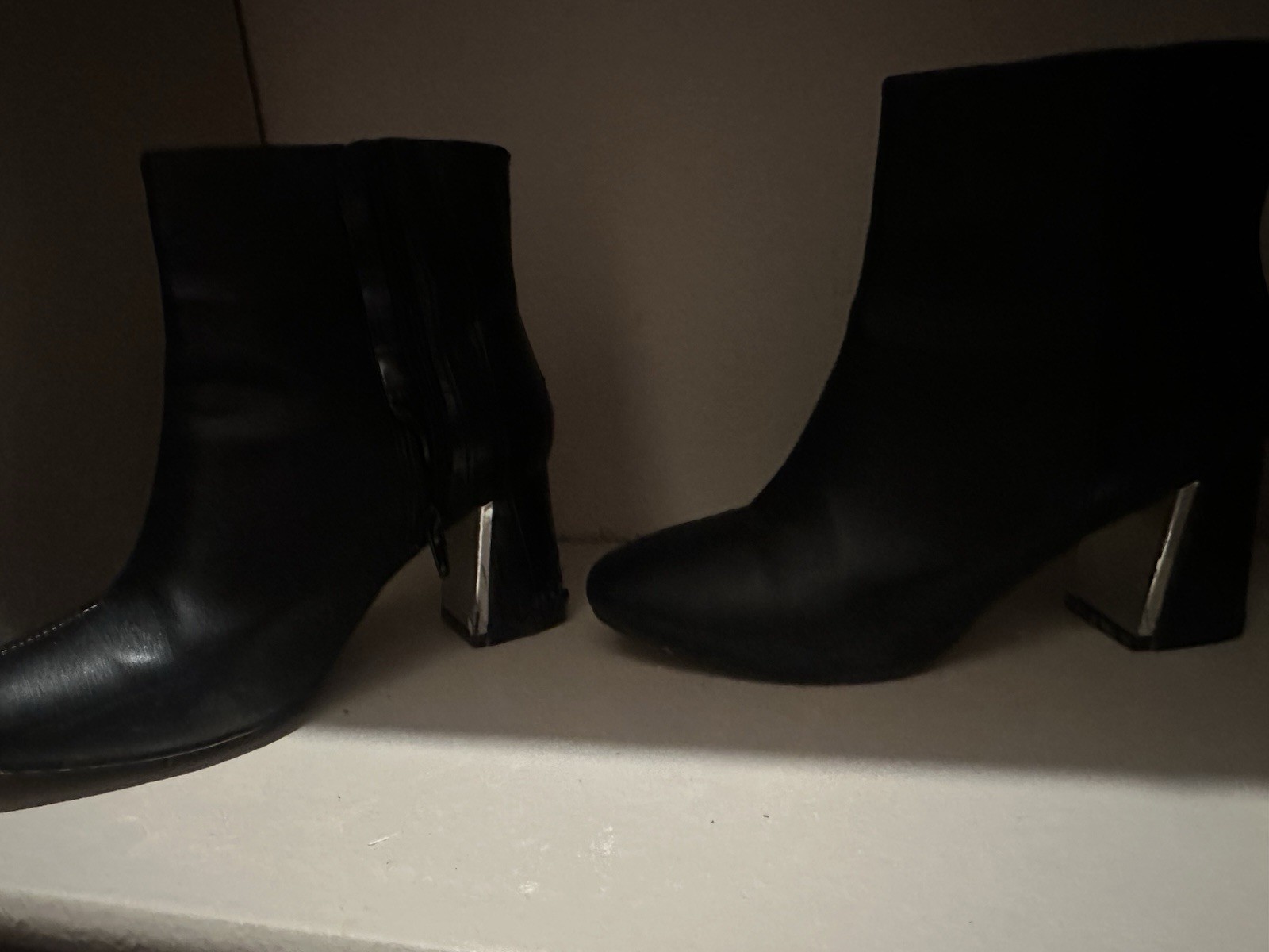 INC International Concepts Women’s Black Leather Ankle Bootie Pointed Toe Zip 7