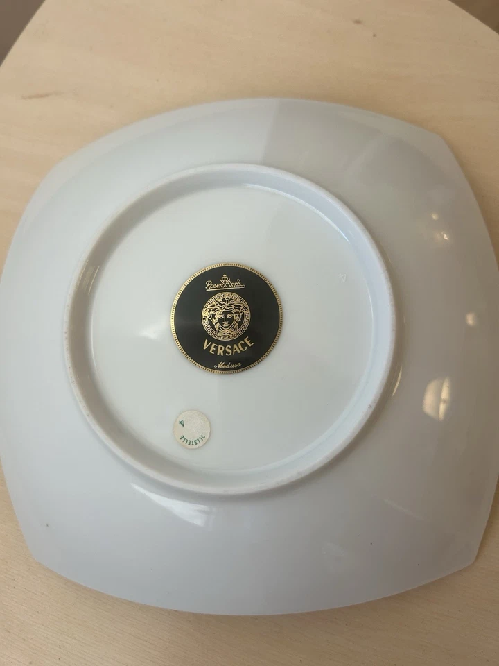 Auténtico Nuevo Versace Rosenthal Medusa Rojo 7" Plato de Caramelo Cuadrado Decoración de Lujo Foto 2 de 4
