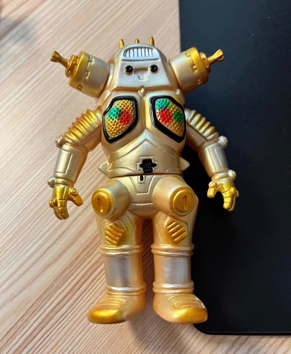 Bullmark King Joe Golden Robot Ultraman Series Sofubi Figure H21cm