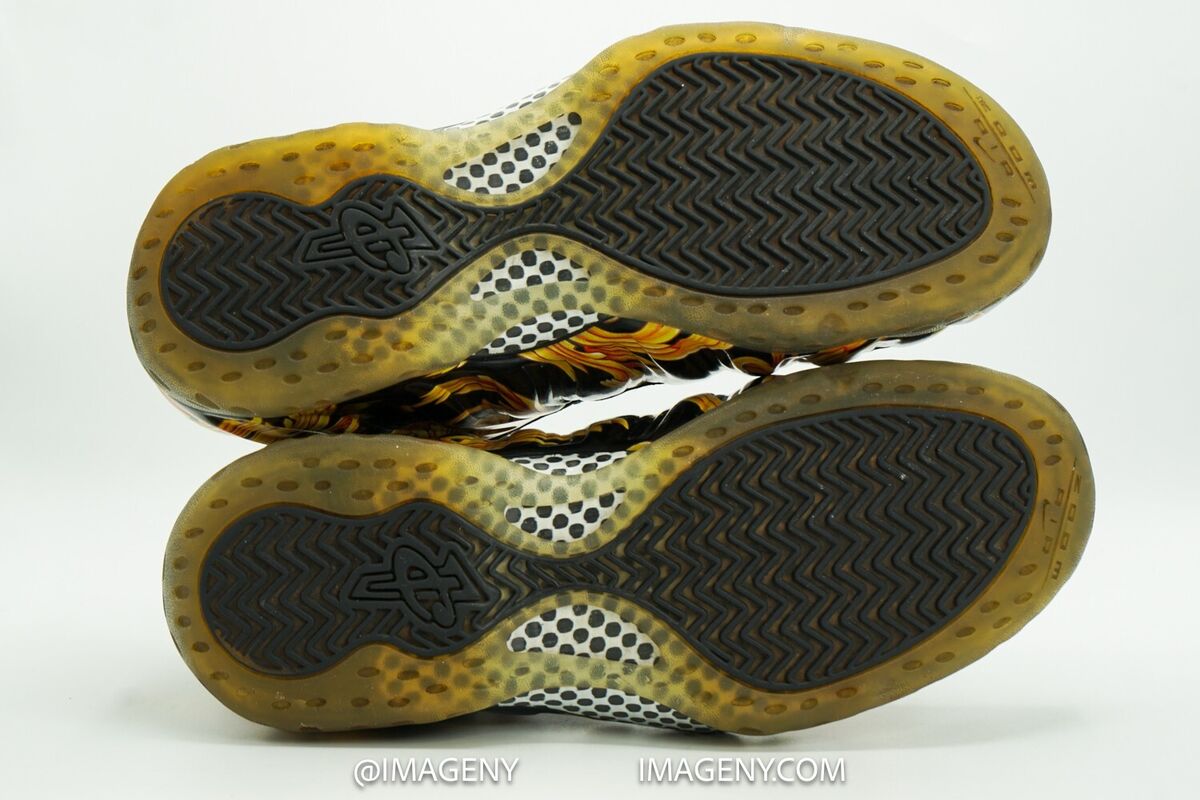 NIKE FOAMPOSITE ONE SUPREME USED SIZE 9 BLACK METALLIC GOLD NIKE FOAMPOSITE ONE SUPREME USED SIZE 9 BLACK METALLIC GOLD
