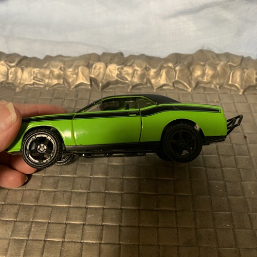 JADA FAST AND FURIOUS LETTY'S DODGE CHALLENGER SRT8 GREEN 1:32 - Picture 3 of 7