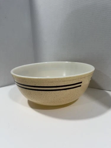 Pyrex Promotional Tan Speckled Brown Stripe 4 Quart Bowl 404