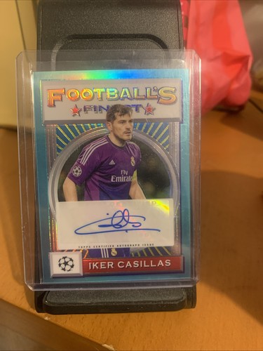 2021-22 Topps Footballs Finest Flashbacks UCL Iker Casillas Auto /30 (RARE)