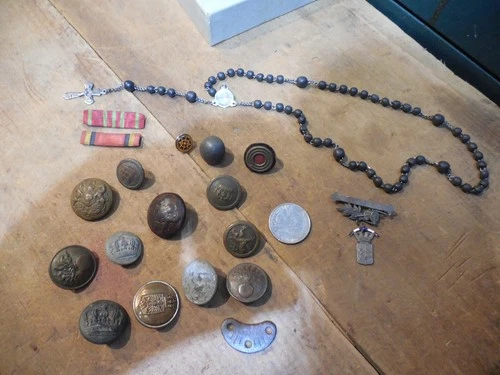 VINTAGE MILITARY BUTTON MEDAL LOT WW1 FRENCH BELGIAN GERMAN OLD BERGUES ESTATE