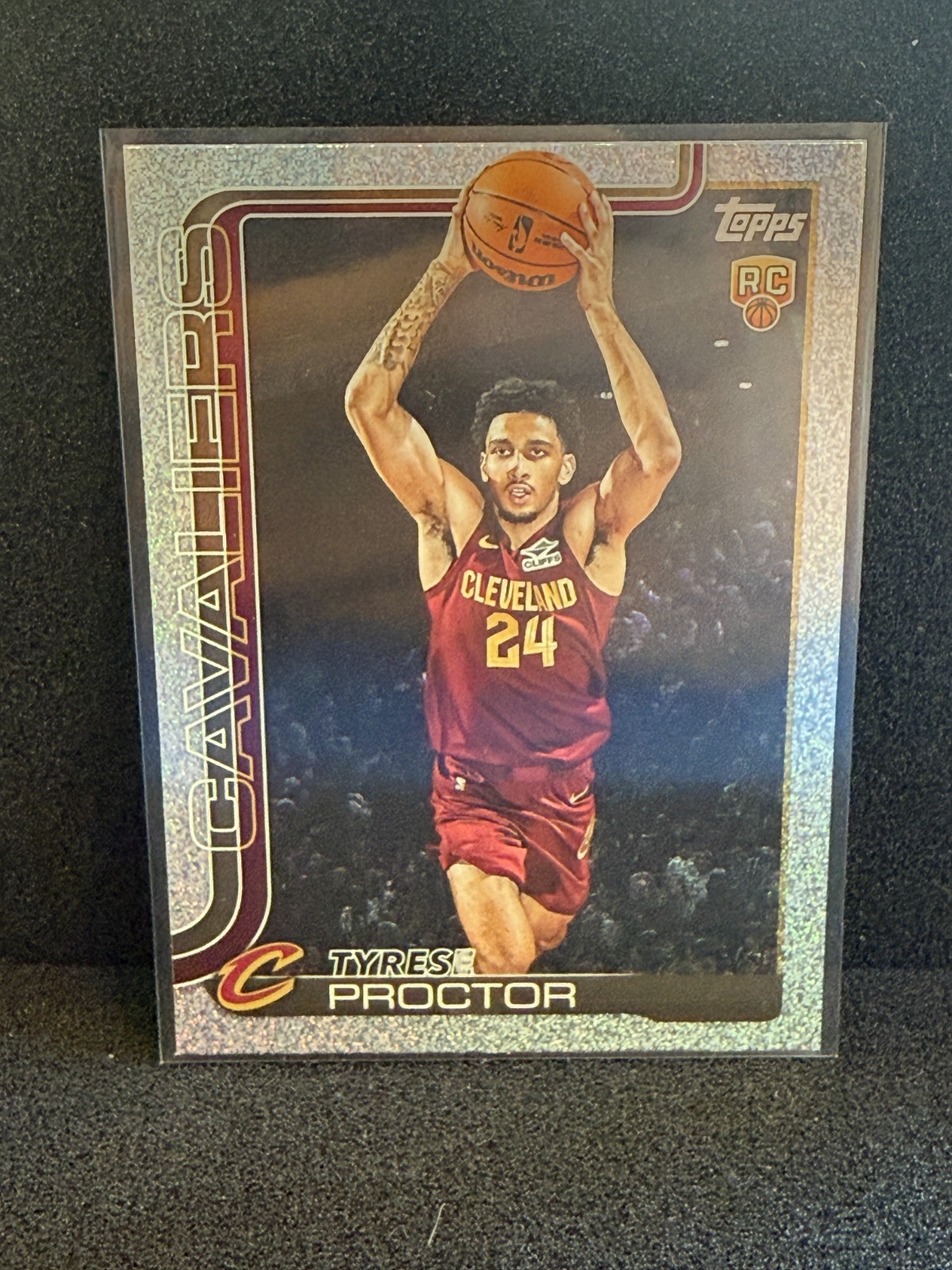 2025-26 TOPPS FLAGSHIP BASKETBALL SANDGLITTER TYRESE PROCTOR CAVALIERS #250 RC