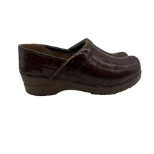 Sanita Brown Clogs Womens 38 / 6.5 - 7 Embossed Patent Leather Slip On Cushioned